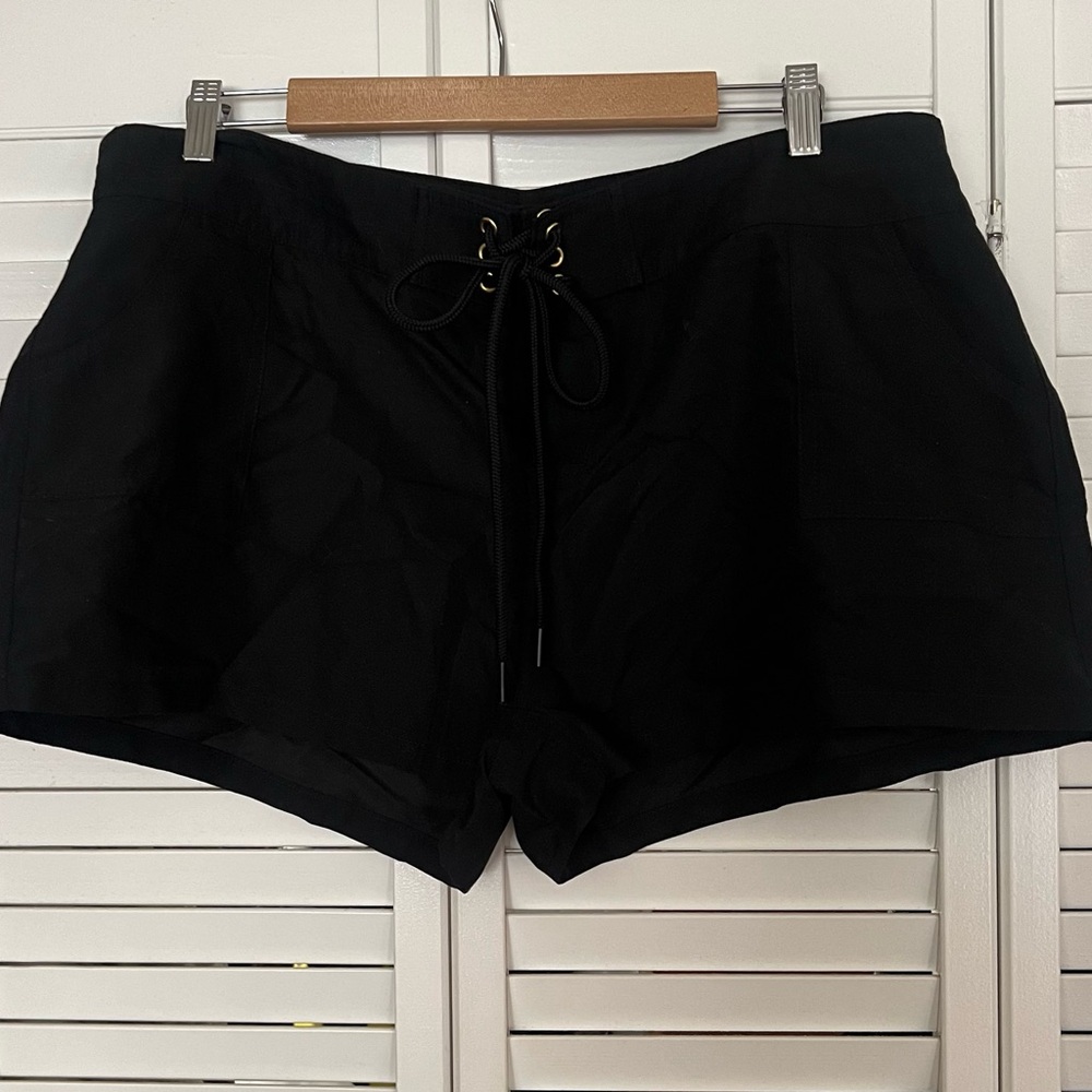 NWOT Venus shorts. XL